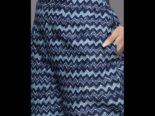 White Paisley Motifs Printed Pure Cotton Kurta with Trousers & With Dupatta (5)
