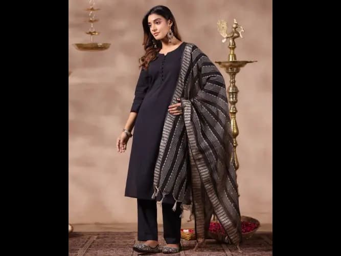 Straight Kurta with Pants & Striped Dupatta (6)