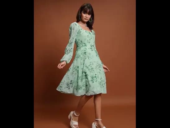 Green Floral Printed Square Neck Puff Sleeves Split Hem A-Line Dress (3)