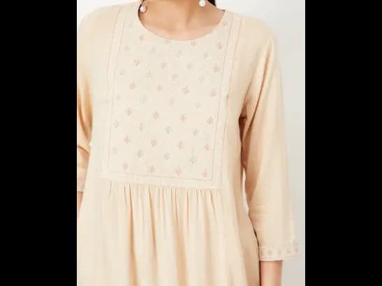 Women Embroidered Straight Kurta (4)