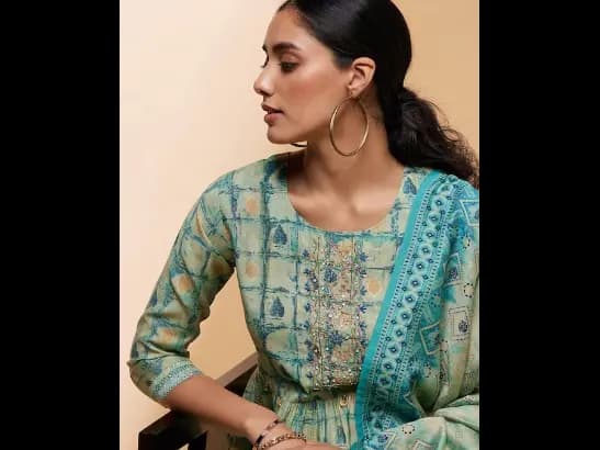 Ethnic Motifs Printed Chanderi Silk Kurta With Trousers & Dupatta (2)