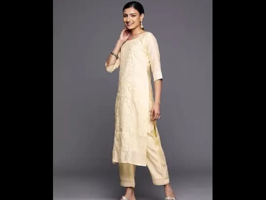 Ethnic Motifs Embroidered Thread Work Kurta With Trousers & Dupatta (5)