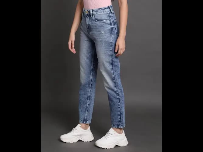 Heavy-Wash Relaxed Fit Jeans (2)