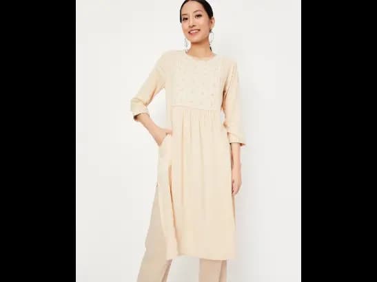 Women Embroidered Straight Kurta