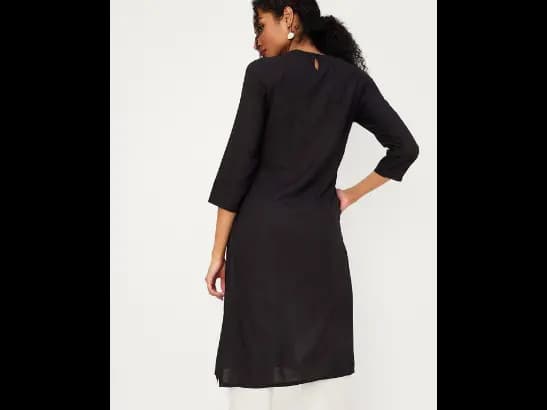 Embroidered Round-Neck Straight Kurta (2)