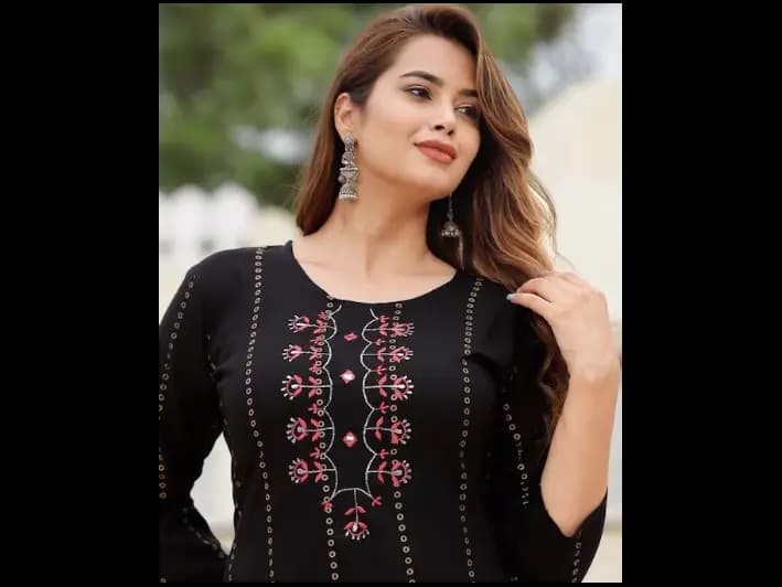 Bandhani Embroidered Thread Work Kurta with Trousers (3)