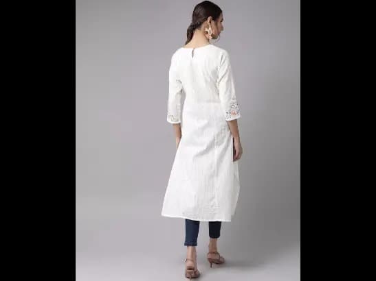Embellished 3/4th Sleeves Kurta (3)