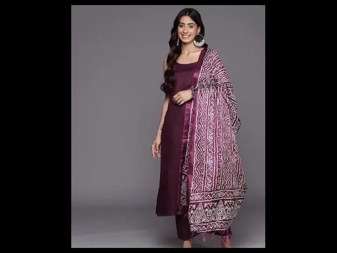 Regular Kurta With Trousers & Dupatta