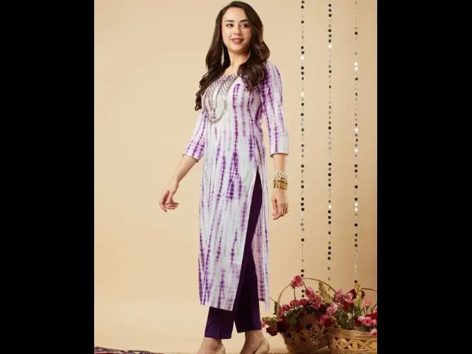 Abstract Printed Thread Work Kurta With Trousers & Dupatta (2)