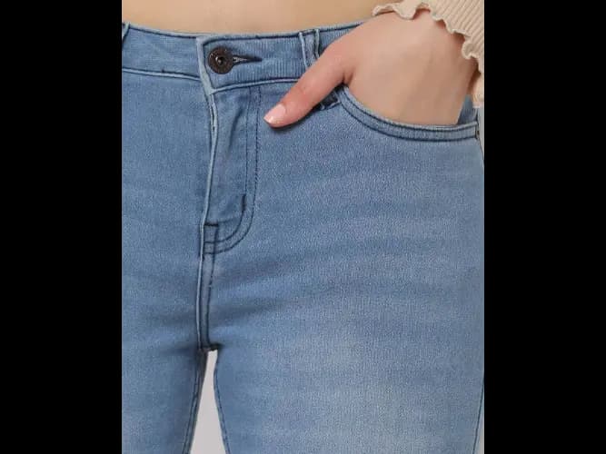 Lightly Washed Skinny Fit Jeans (4)