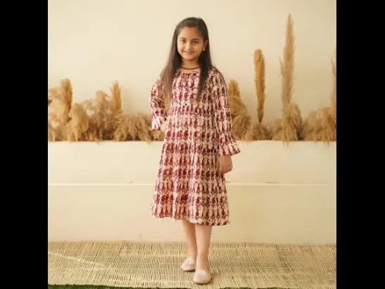 MAROON KERY BLOCK PRINT MOM AND DAUGHTER TIERED COTTON DRESSES (4)