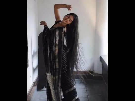 Black & Silver Toned Striped Zari Saree (2)