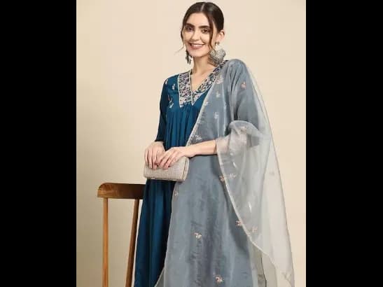 Floral Embroidered Empire Thread Work Kurta With Palazzos & Dupatta (3)