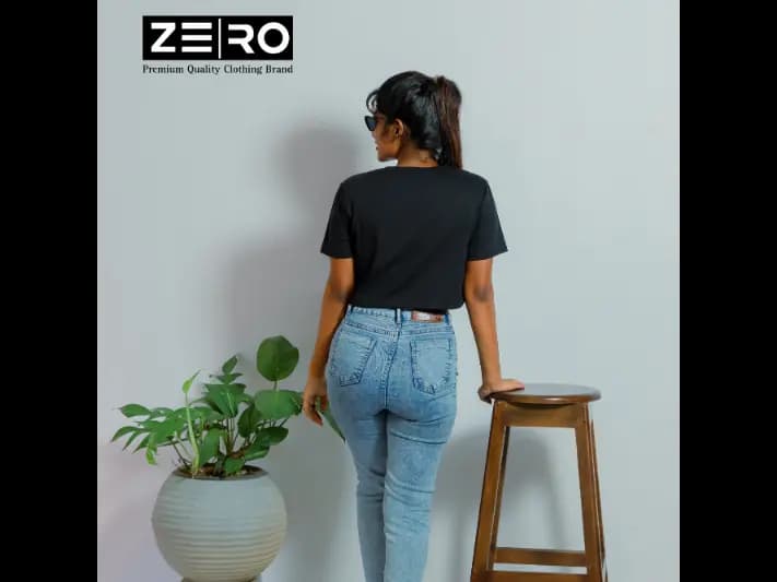Short Sleeve Comfort Fit Crop Top - Black (2)