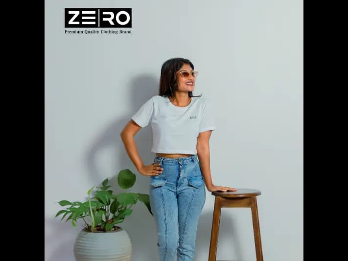 Short Sleeve Comfort Fit Crop Top - White