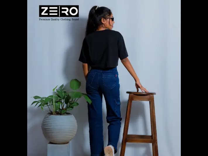 Oversized Crop Top - Black (3)