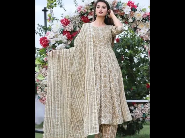 Floral Printed Round Neck Regular Kurta with Palazzos & Dupatta
