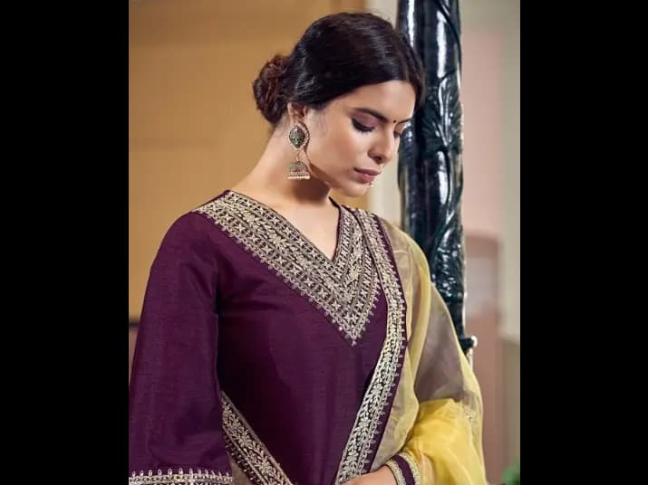 V Neck Embroidered Thread Work Kurti with Trousers & With Dupatta
