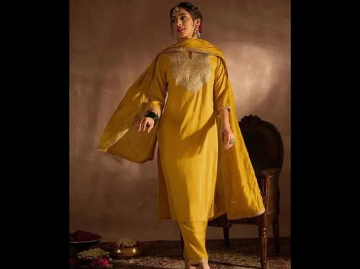 Paisley Embroidered Regular Straight Kurta With Trousers & Dupatta
