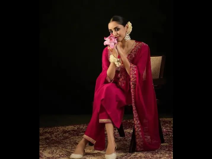 Notched Neck Ethnic Embroidered Sequinned Liva Kurta with Trouser & Dupatta