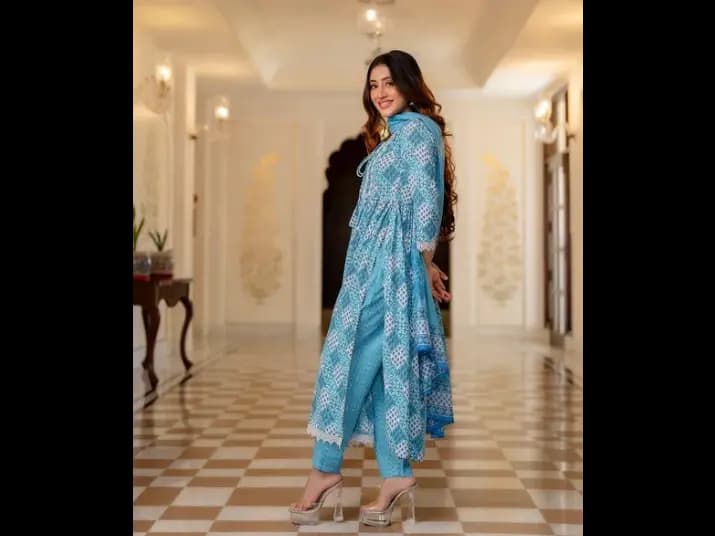 Ethnic Set Women Embroidered Anarkali Kurta and Pant Set with Dupatta (3)