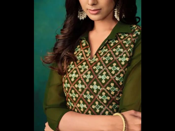 Ethnic Motifs Embroidered Shirt Collar Anarkali Kurta (2)