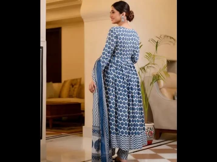Ethnic Set Women anarkali Kurta and Pant Set with Dupatta (3)