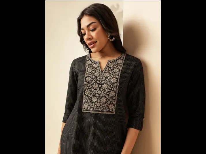 Black Floral Embroidered Thread Work Pure Cotton Straight Kurta With Palazzo (2)