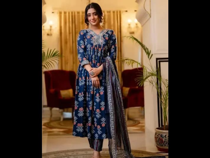 Ethnic Set Embroidered Kurta and Pant Set with Dupatta (5)
