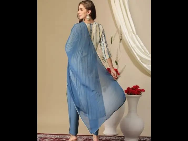 Printed Regular Kurta with Trousers & Dupatta (3)