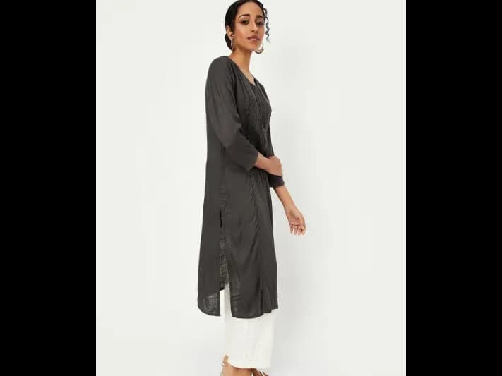 Flared Sleeves Thread Work Anarkali Kurta (2)