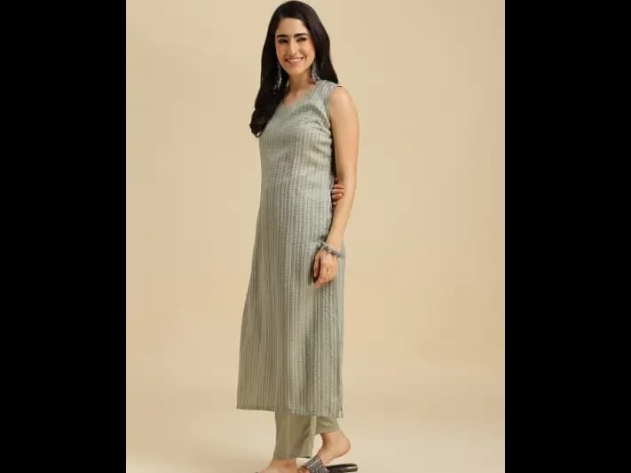 Striped V-Neck Straight Kurta with Trousers & Dupatta (4)