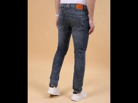 Men Lightly Washed Slim Fit Jeans (4)