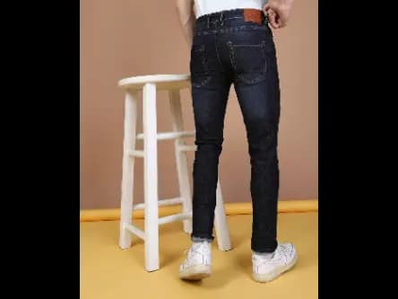 Lightly Washed Slim Fit Jeans (3)