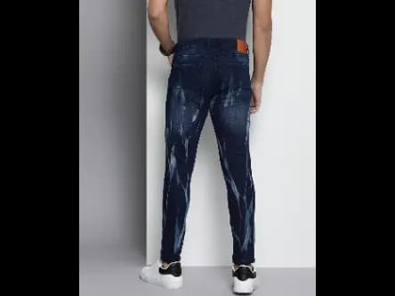 Mid-Wash Carrot Fit Jeans (2)