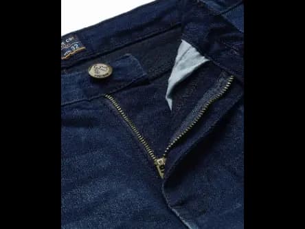 Mid-Wash Carrot Fit Jeans (3)