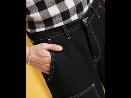 Men Light-Wash Relaxed Fit Jeans (2)