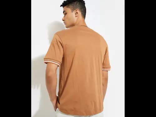 URB_N Men Regular Fit Solid T-Shirt (4)