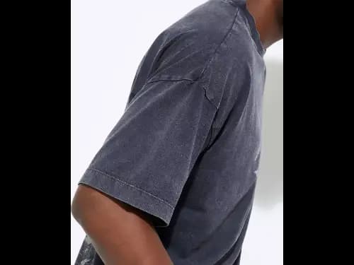 Men Graphic Print Stylised Fit T-Shirt (3)