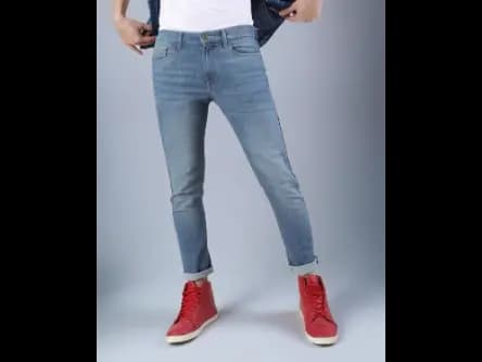 Men Lightly Washed Slim Fit Jeans (2)