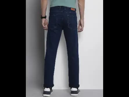 Mid-Rise Straight Fit Jeans (4)