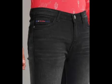 Men Mid-Wash Bootcut Jeans (2)