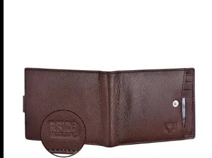 Bi-Fold Wallet with Flap Closure (4)