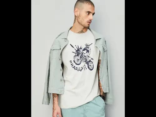 Men Graphic Print Stylised Fit Crew-Neck T-Shirt