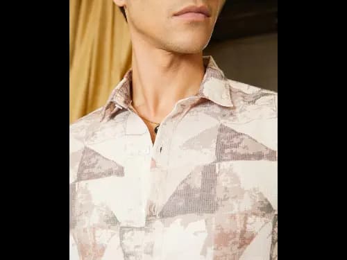 Men Regular Fit Shirt with Spread Collar (3)