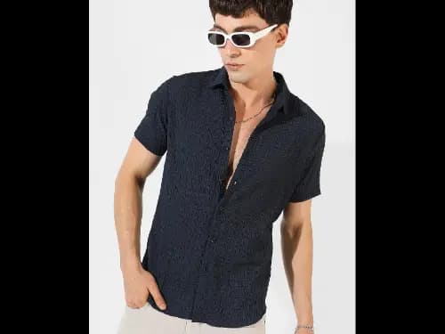 Short-Sleeves Shirt with Spread Collar (2)