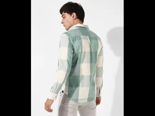 Checked Spread-Collar Shirt (3)