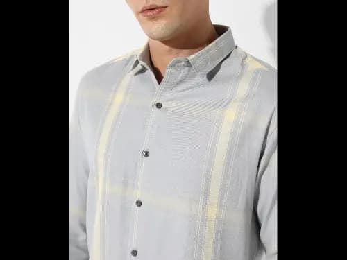 Checked Shirt with Spread Collar (2)