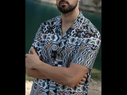 Men Printed Regular Fit Shirt with Spread Collar (2)