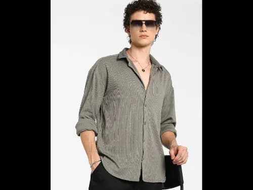 Men Regular Fit Shirt with Spread Collar